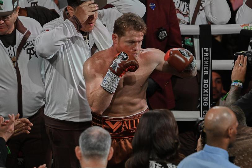 "Canelo" Álvarez pactou com Emilio Azcárraga que sua aposentadoria será no Estádio Banorte