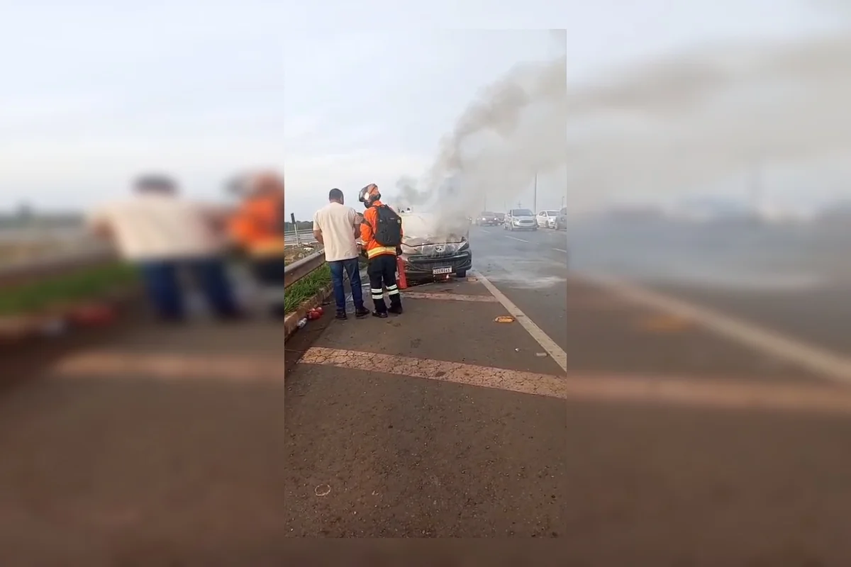 Gama: carro pega fogo na DF-480 e espalha fumaça intensa