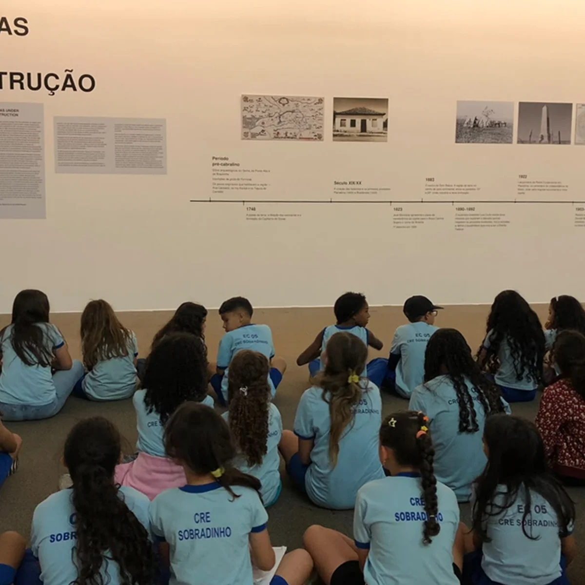 Mostra Utopias em construção faz alunos viajarem pela história de Brasília