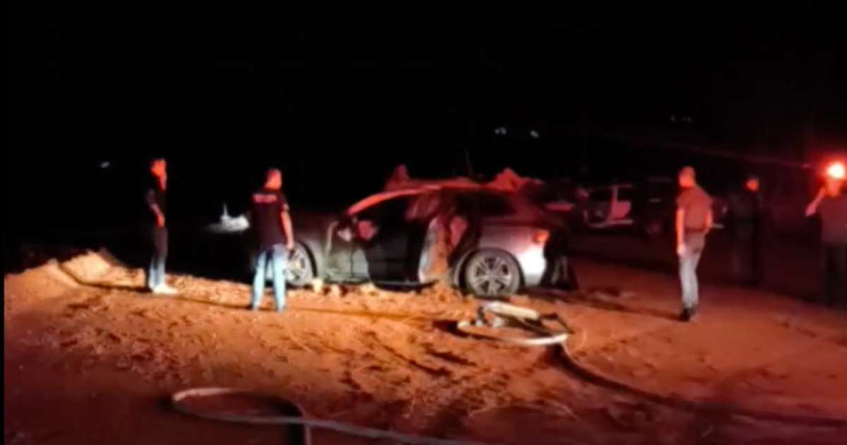 Juiz é encontrado carbonizado dentro de carro em estrada no interior de SP