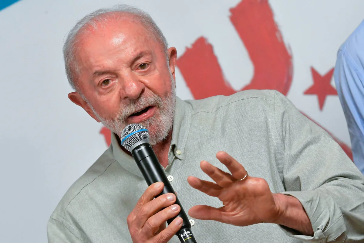 Chefe da missão da OEA para eleições no Brasil comemorou "Lula livre"
