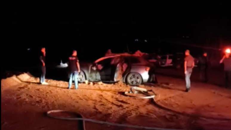 Juiz é encontrado carbonizado dentro de carro em estrada no interior de SP