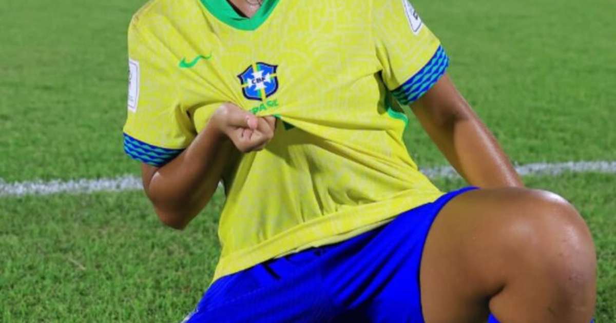 Quem é a brasileira de 17 anos apontada por Messi como uma das maiores promessas do futebol