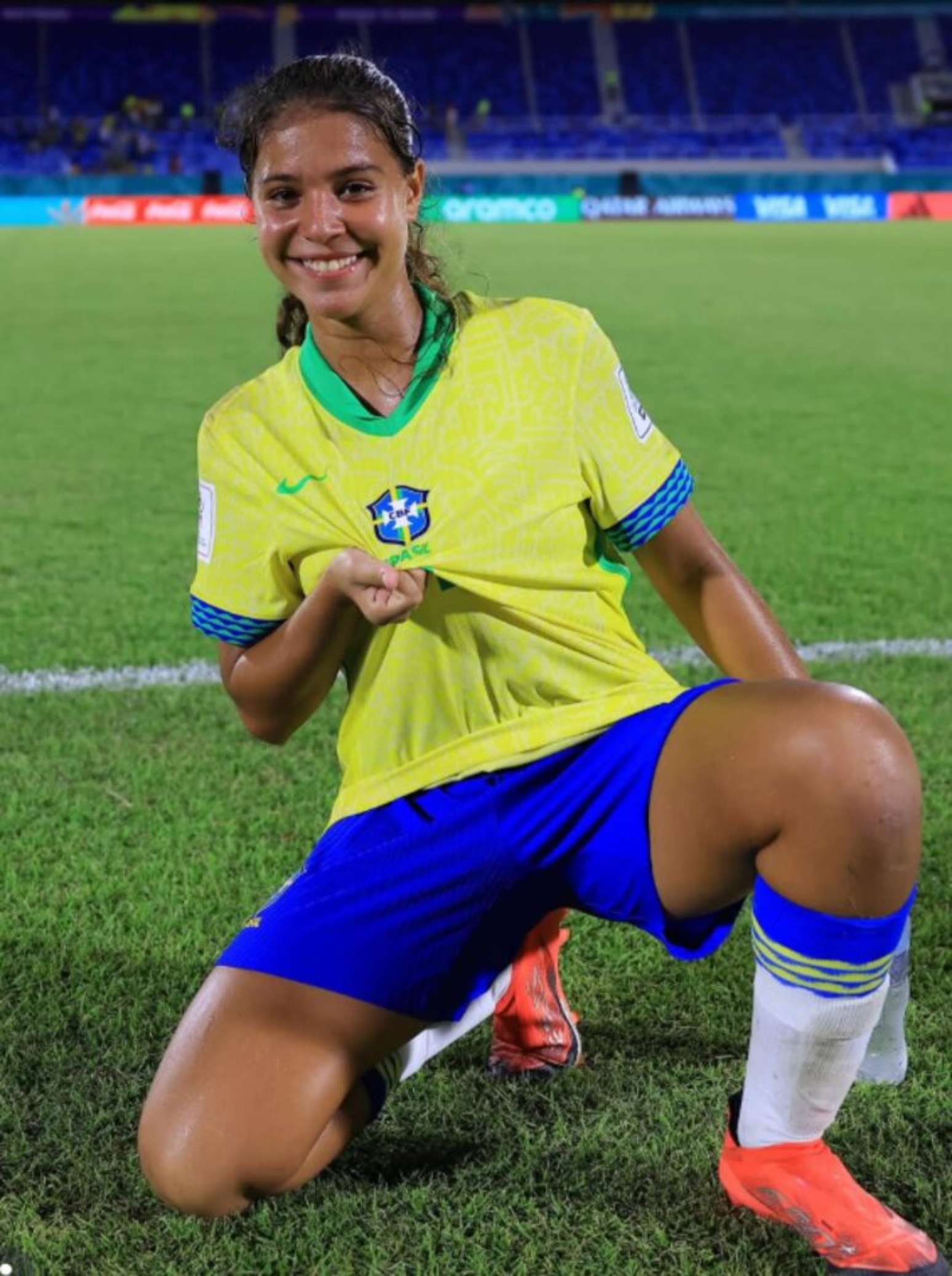 Imagem da matéria: Quem é a brasileira de 17 anos apontada por Messi como uma das maiores promessas do futebol