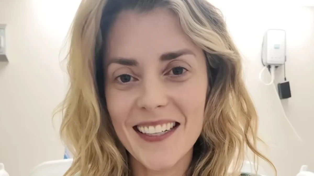Youtuber revela tumores cerebrais 3 anos após luta contra câncer de mama