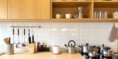 Pequenas substituições podem ajudar a reduzir o uso de plástico na cozinha Foto: Canva / Bons Fluidos