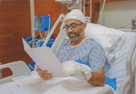 Comandante ferido por copiloto recebe carta do presidente israelense em hospital