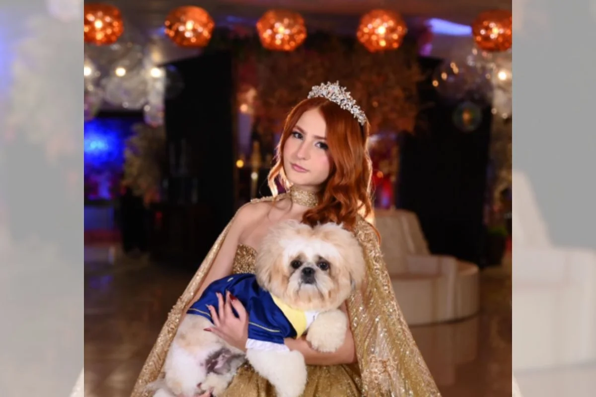 Imagem da matéria: Debutante escolhe cachorro como príncipe de sua festa de 15 anos