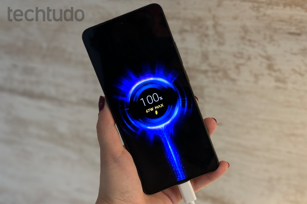 Quantos mAh um celular precisa ter para sua bateria durar o dia todo? Guia explica — Foto: Ana Letícia Loubak/TechTudo