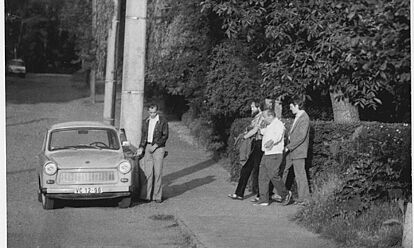 ( F )Arquivos no Arquivo Federal - Arquivo de Documentos da Stasi em Suhl