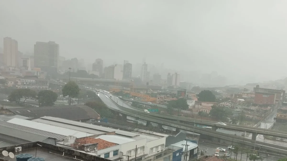 MG tem 853 cidades em alerta para chuva forte e queda de granizo nesta 2ª