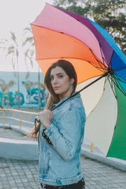 Juliana Kelling relembra traição do ex com homens e fala sobre superação