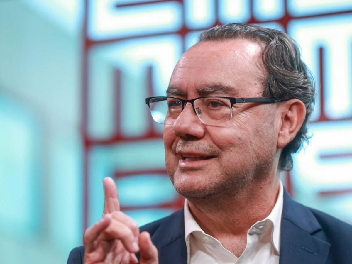 Augusto Cury diz que famílias de Lula e Flávio “sequestraram” o Brasil