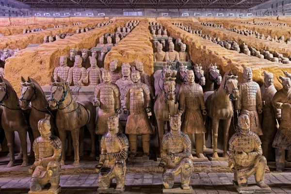 Arqueólogos acham impressões digitais de 2,2 mil anos no Exército Terracota